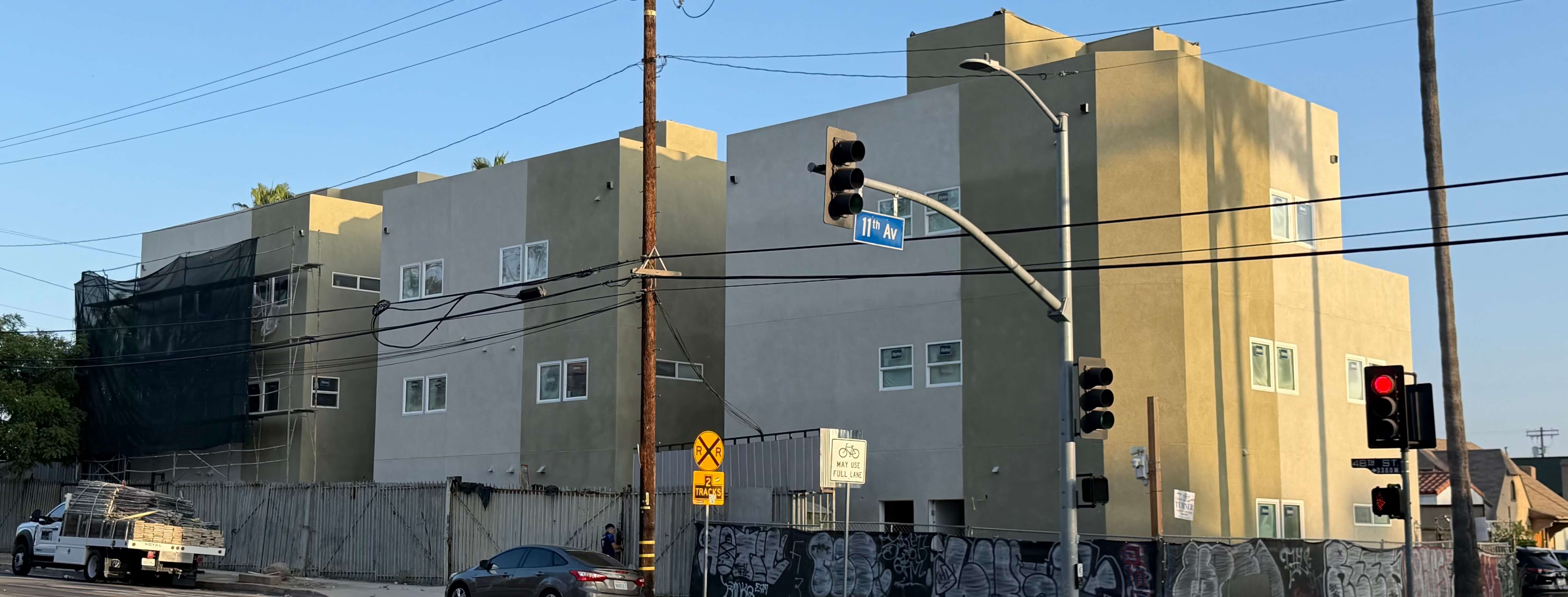 Apartment building sand finish 16/20